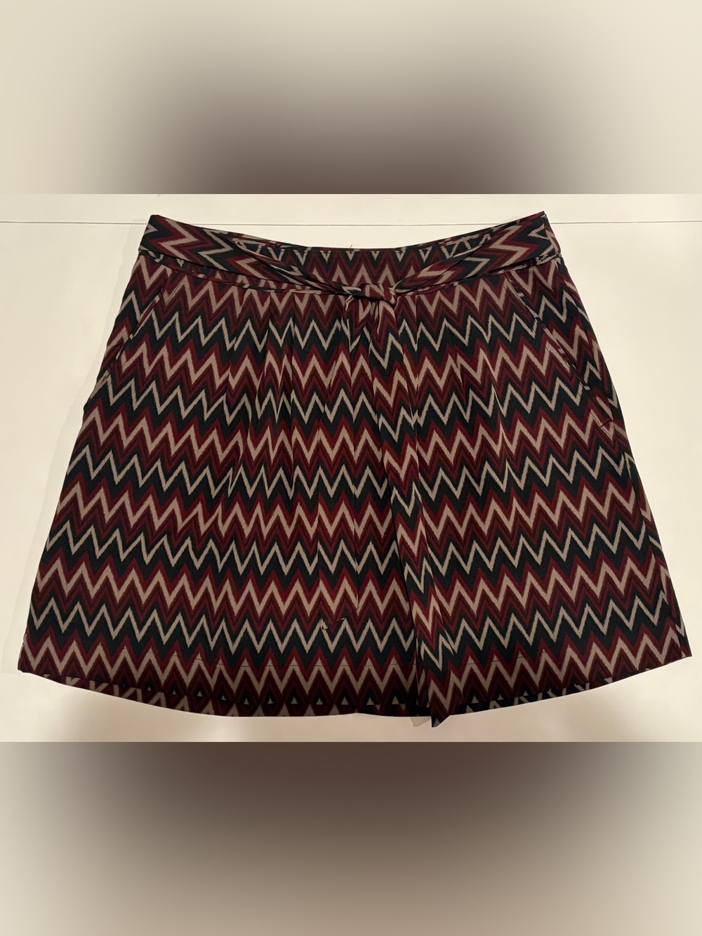 Banana Republic Chevron Short Skirt Size 10 Tie Waist with Pockets